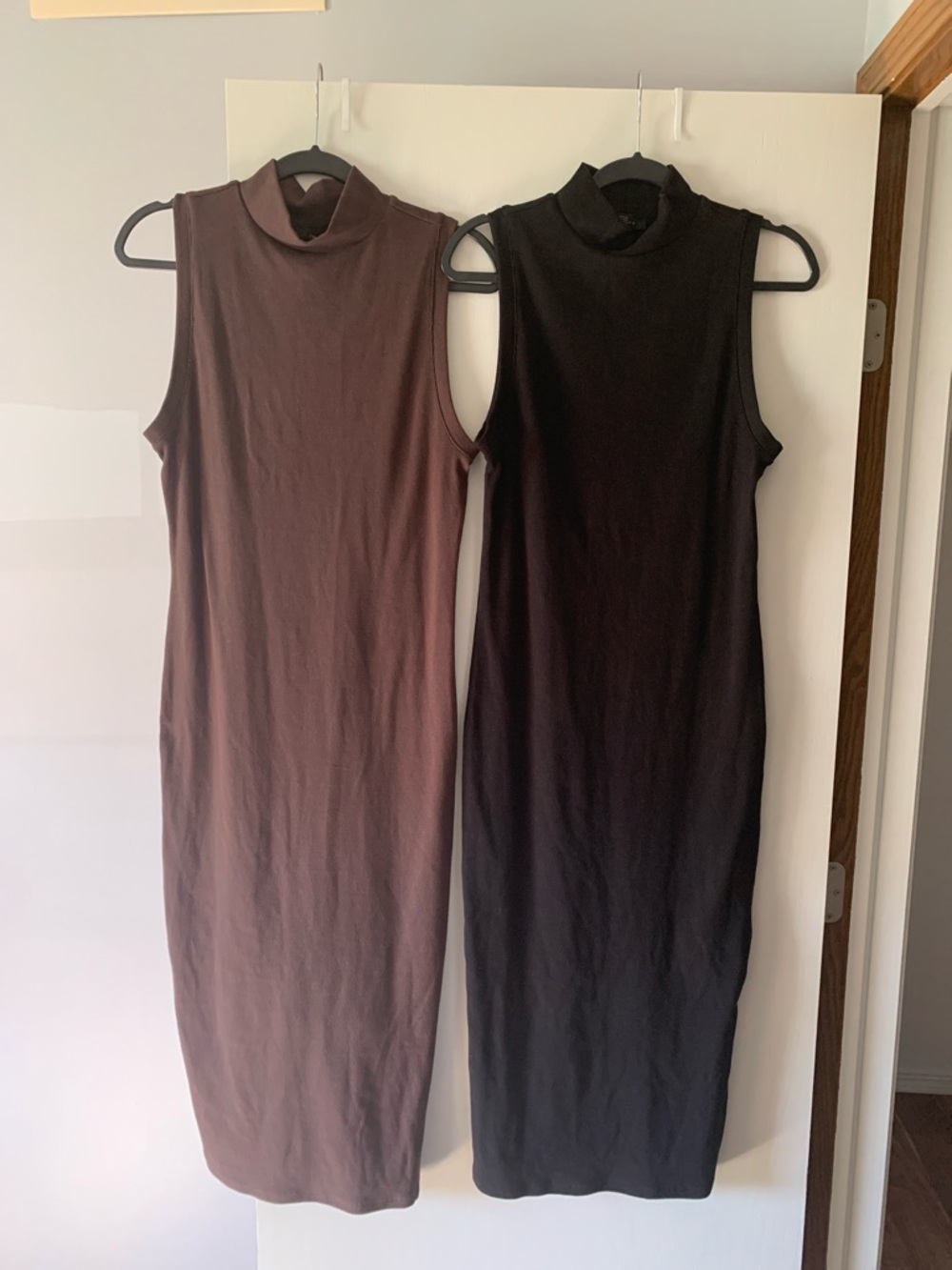 Forever 21 Sleeveless Mock Neck Midi Dress Set of 2